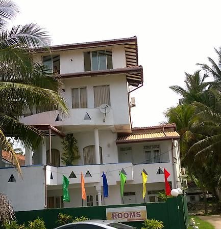 The Finz Hotel Hikkaduwa Buitenkant foto